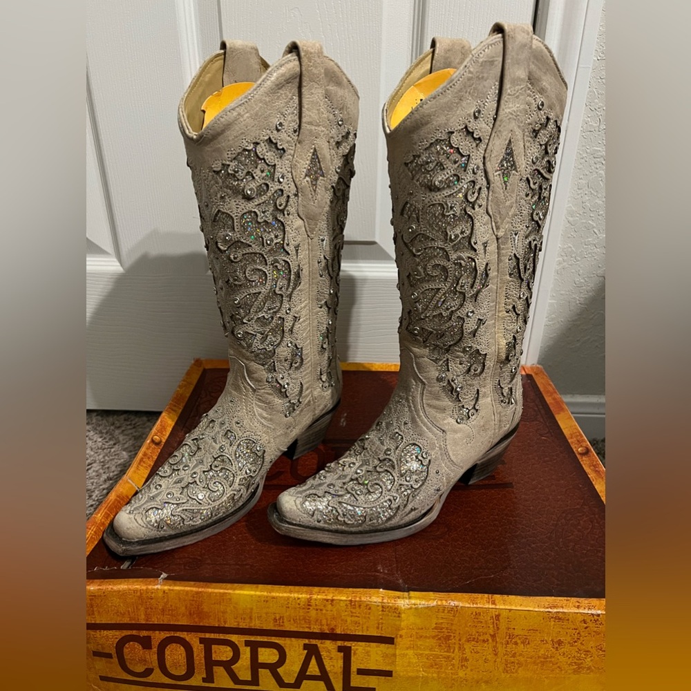 Corral Women's White Glitter Inlay Crystals Boots